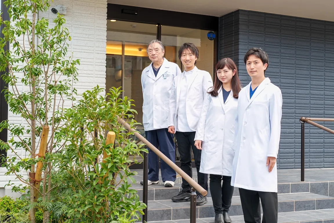 南條内科 在籍医師 4 名 (院長・理事長・呼吸器/糖尿病/消化器/総合内科 担当医)